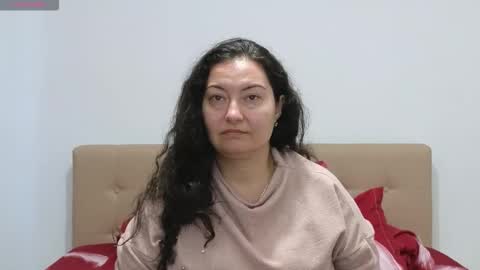 Snapshot of bbw_milf_4u chatting on 09-23-25, 05:43 Emma online show from 09-23-25, 05:43