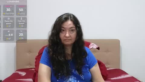 Snapshot of bbw_milf_4u chatting on 10-18-25, 08:26 Emma online show from 10-18-25, 08:26