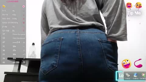 Snapshot of bbw_milf_4u chatting on 11-29-25, 09:34 Emma online show from 11-29-25, 09:34