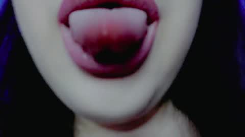 Molly online show from 03-06-25, 12:54