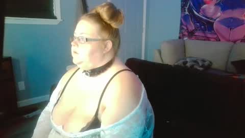 Snapshot of bbwgamergirl93 chatting on 09-25-25, 02:54 bbwgamergirl93 online show from 09-25-25, 02:54
