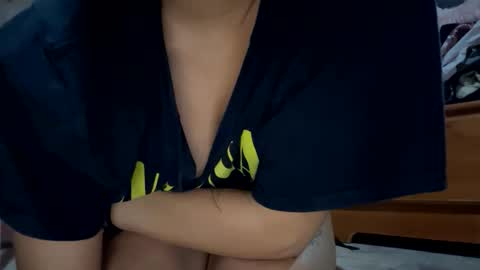 Snapshot of bby60279 chatting on 10-27-25, 05:22 bby60279 online show from 10-27-25, 05:22