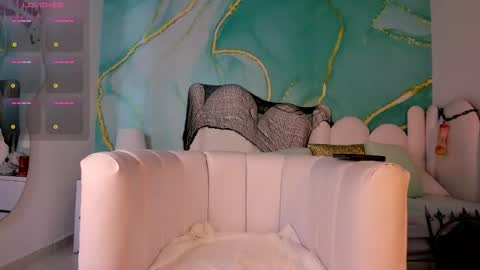 Alexxa online show from 10-21-25, 11:44