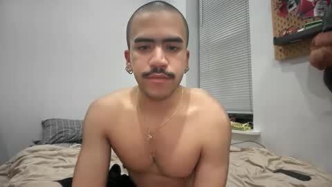 Snapshot of bbyboyblake chatting on 06-05-26, 03:13 Blake online show from 06-05-26, 03:13