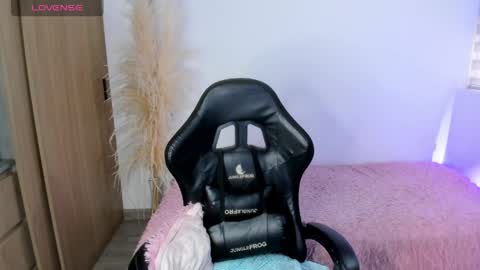 Snapshot of bbycami_ chatting on 04-10-26, 09:52 Cami online show from 04-10-26, 09:52