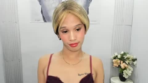 Snapshot of bbygrlamerah chatting on 06-14-26, 12:19 SEXY TRIO online show from 06-14-26, 12:19