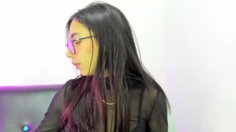 daniela villamizar online show from 12-17-24, 02:55