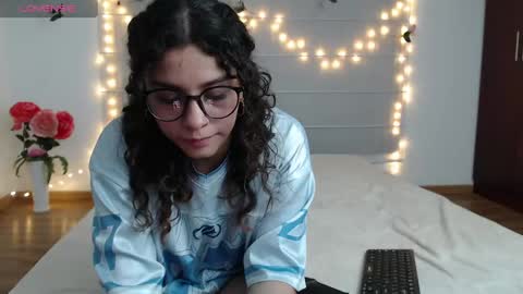 Sara  Juan online show from 06-05-26, 06:52