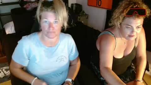 Snapshot of beachbum1417 chatting on 07-25-26, 12:53 Shower Confessions online show from 07-25-26, 12:53