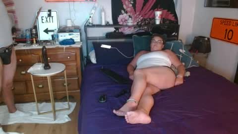 Snapshot of beachbum1417 chatting on 07-28-26, 07:59 Shower Confessions online show from 07-28-26, 07:59