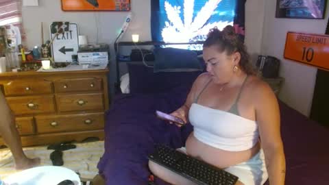 Snapshot of beachbum1417 chatting on 08-01-26, 09:46 Shower Confessions online show from 08-01-26, 09:46