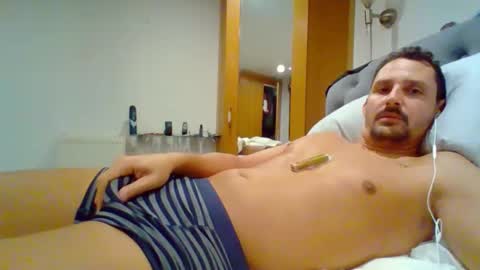 Snapshot of bearboudior chatting on 11-13-25, 12:04 bearboudior online show from 11-13-25, 12:04