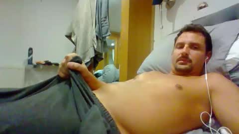 Snapshot of bearboudior chatting on 02-27-26, 12:38 bearboudior online show from 02-27-26, 12:38