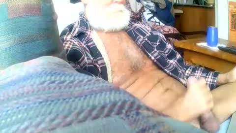 Snapshot of beardbushy chatting on 01-26-25, 07:09 beardbushy online show from 01-26-25, 07:09