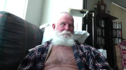 Snapshot of beardbushy chatting on 04-26-26, 04:37 beardbushy online show from 04-26-26, 04:37