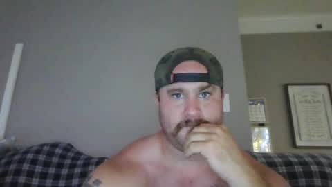 Snapshot of bearded4urpleasure chatting on 07-07-26, 10:36 bearded4urpleasure online show from 07-07-26, 10:36