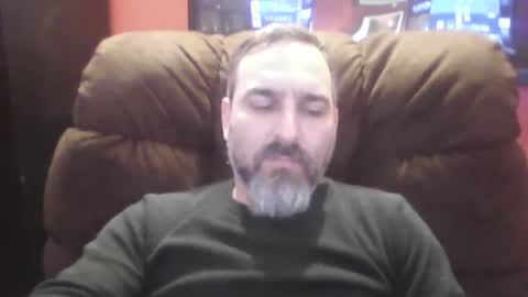 Snapshot of beardedambition chatting on 12-24-24, 06:39 beardedambition online show from 12-24-24, 06:39