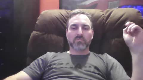 Snapshot of beardedambition chatting on 01-09-25, 12:57 beardedambition online show from 01-09-25, 12:57