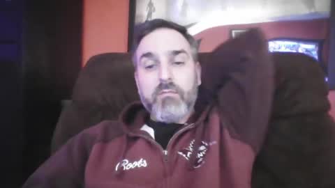 Snapshot of beardedambition chatting on 03-12-25, 11:01 beardedambition online show from 03-12-25, 11:01