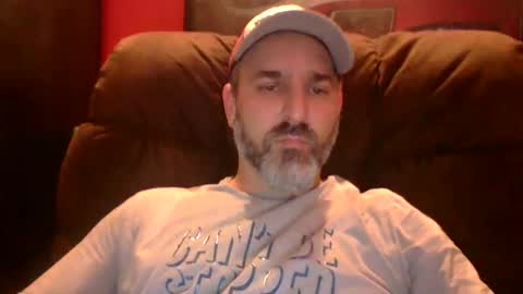 Snapshot of beardedambition chatting on 09-17-25, 09:16 beardedambition online show from 09-17-25, 09:16