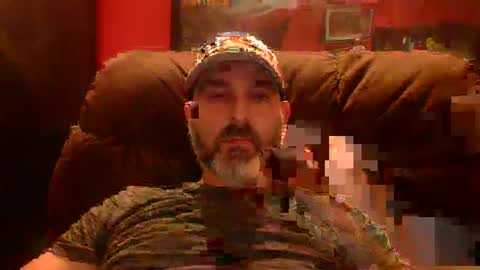 Snapshot of beardedambition chatting on 09-25-25, 09:18 beardedambition online show from 09-25-25, 09:18