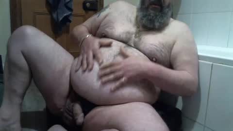 Snapshot of bearsteve75 chatting on 12-29-24, 01:06 bearsteve75 online show from 12-29-24, 01:06