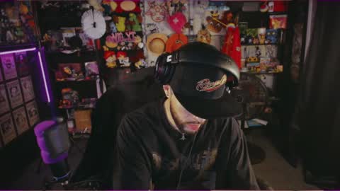 Snapshot of beastbxy chatting on 09-22-25, 05:59 beast bxy online show from 09-22-25, 05:59