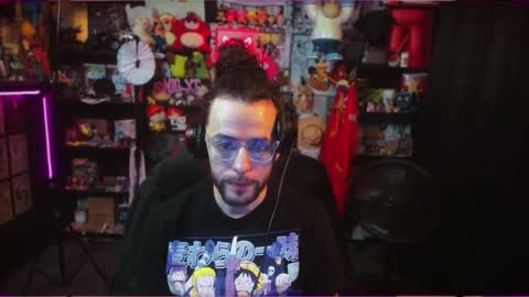 Snapshot of beastbxy chatting on 10-13-25, 12:43 beast bxy online show from 10-13-25, 12:43