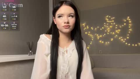 Snapshot of beatricemoonlight chatting on 11-27-25, 03:19 My name is Beatrice Like my broadcast pls 3 online show from 11-27-25, 03:19