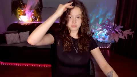 Snapshot of beatricewild chatting on 05-12-26, 11:07 BeatriceWild online show from 05-12-26, 11:07