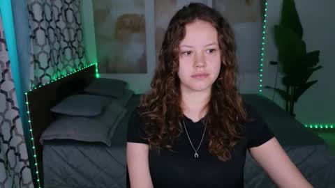 Snapshot of beatricewild chatting on 05-25-26, 05:57 BeatriceWild online show from 05-25-26, 05:57