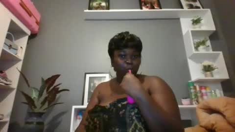 Snapshot of beautie699392 chatting on 02-03-25, 02:34 Lil stunner online show from 02-03-25, 02:34