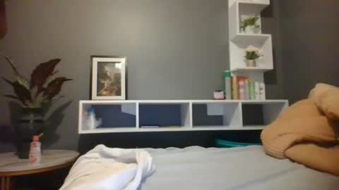 Snapshot of beautie699392 chatting on 02-10-25, 05:52 Lil stunner online show from 02-10-25, 05:52