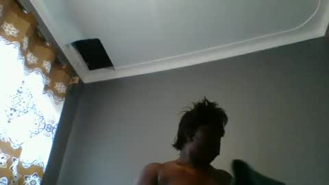 Snapshot of beautie699392 chatting on 02-17-25, 07:15 Lil stunner online show from 02-17-25, 07:15