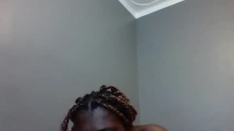 Snapshot of beautie699392 chatting on 03-11-25, 06:43 Lil stunner online show from 03-11-25, 06:43