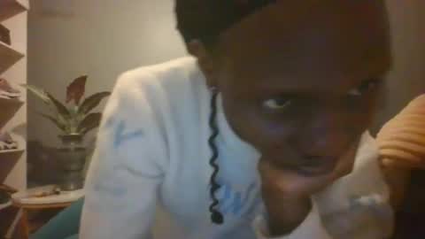 Snapshot of beautie699392 chatting on 09-14-25, 06:51 Lil stunner online show from 09-14-25, 06:51