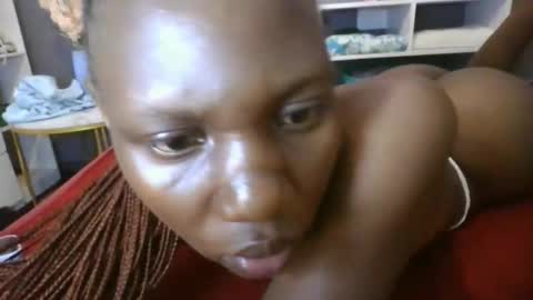 Snapshot of beautie699392 chatting on 11-08-25, 09:24 Lil stunner online show from 11-08-25, 09:24