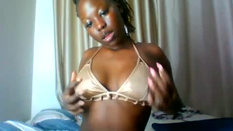 Snapshot of beautiful_sin0 chatting on 07-30-26, 09:03 Trizah online show from 07-30-26, 09:03