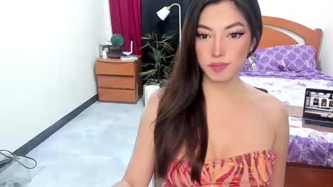 Queen Angela online show from 01-04-25, 10:13