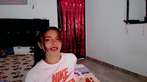 Snapshot of beauty_beastt chatting on 11-28-25, 03:47 beautybeasstt online show from 11-28-25, 03:47