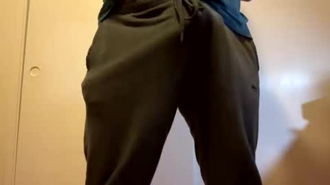 Snapshot of beauty_beastx69 chatting on 10-31-25, 07:09 beauty_beastx69 online show from 10-31-25, 07:09