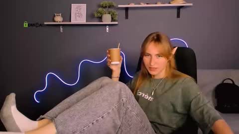 Snapshot of beauty_ginger chatting on 09-17-25, 01:02 beauty_ginger online show from 09-17-25, 01:02