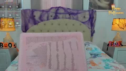 Ariana Reyes online show from 10-17-25, 02:52