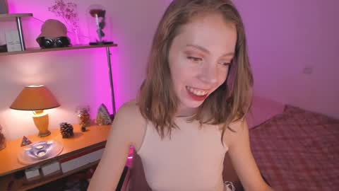 Snapshot of beautyeliise chatting on 12-30-24, 06:31 Eliise online show from 12-30-24, 06:31