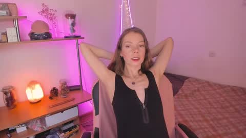 Snapshot of beautyeliise chatting on 02-11-25, 09:09 Eliise online show from 02-11-25, 09:09