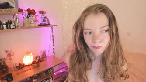 Snapshot of beautyeliise chatting on 06-15-26, 07:43 Eliise online show from 06-15-26, 07:43