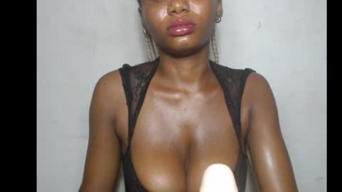 Snapshot of beautyslut1 chatting on 05-10-26, 07:08 beautyslut1 online show from 05-10-26, 07:08