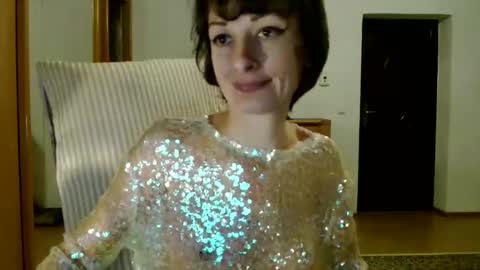 Snapshot of bebacksooon chatting on 01-17-25, 06:33 Raluca online show from 01-17-25, 06:33