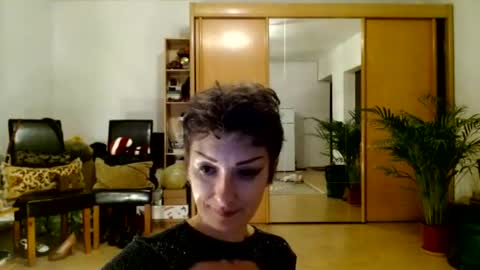 Snapshot of bebacksooon chatting on 06-17-26, 08:10 Raluca online show from 06-17-26, 08:10