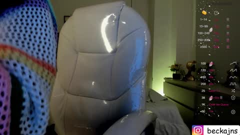 Marzhie online show from 12-04-24, 01:42